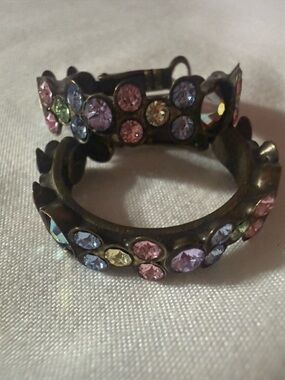 Sorrelli Floral 1.5” Hoops Antique Gold Setting